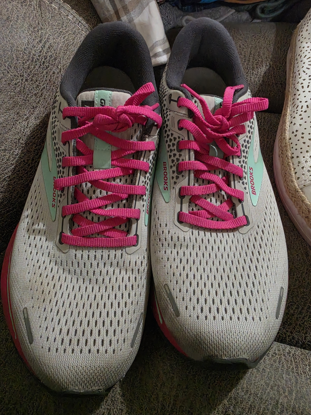Brooks Women's Running Shoes - Gray with Pink Laces Size 10.5